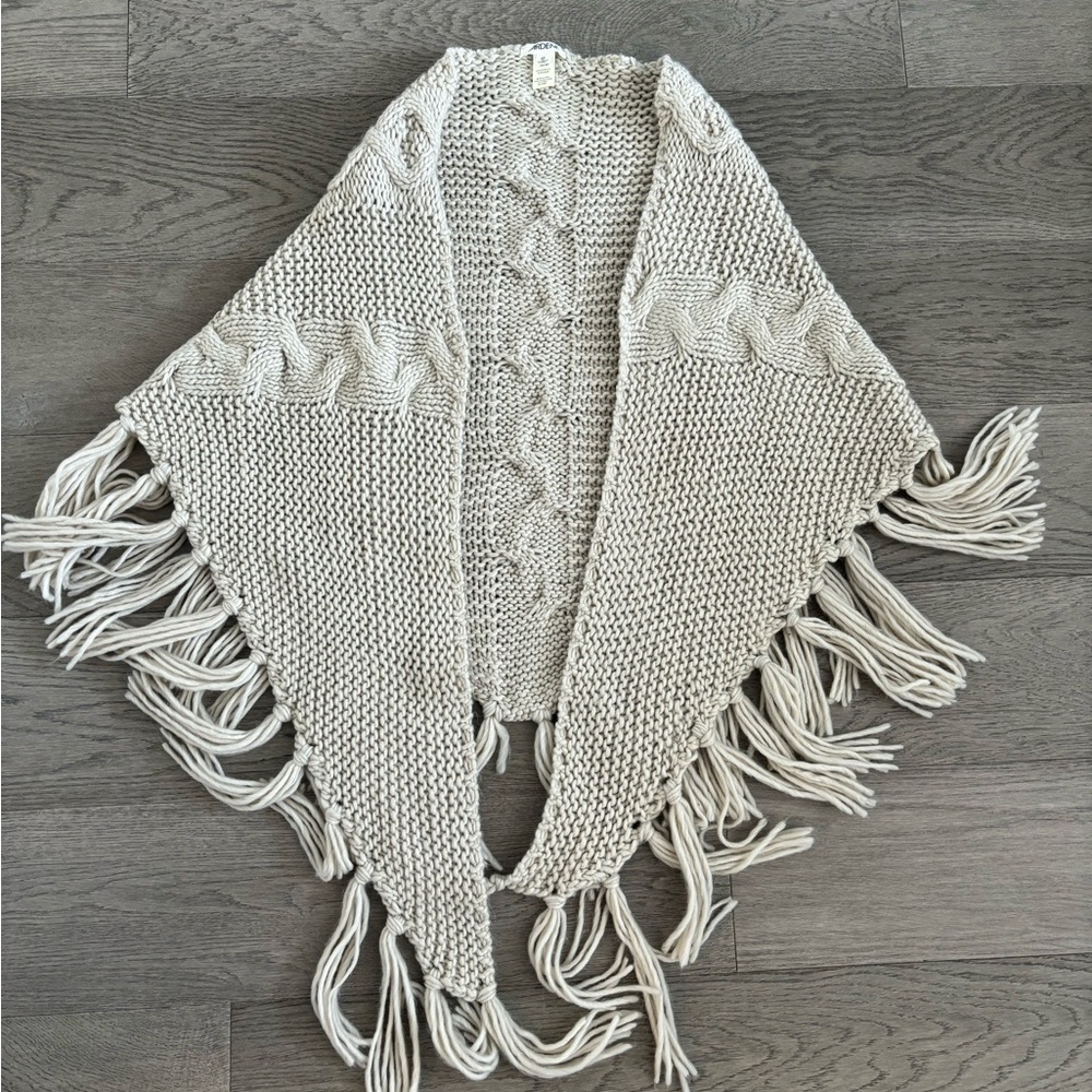 NWOT ARDENE Poncho Cape With Fringe Hem